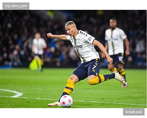 安东尼·戈登六次射门全部射正展现极致效率